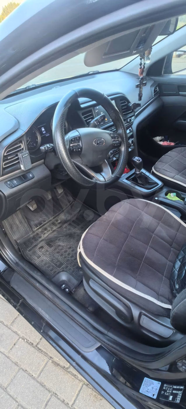 Hyundai Elantra фото 11