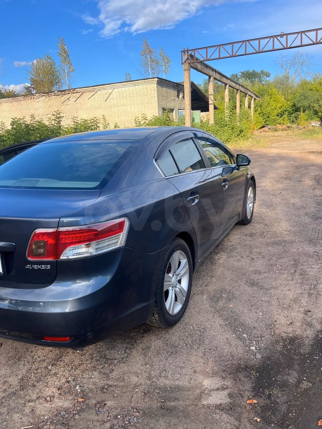 Toyota Avensis фото 2