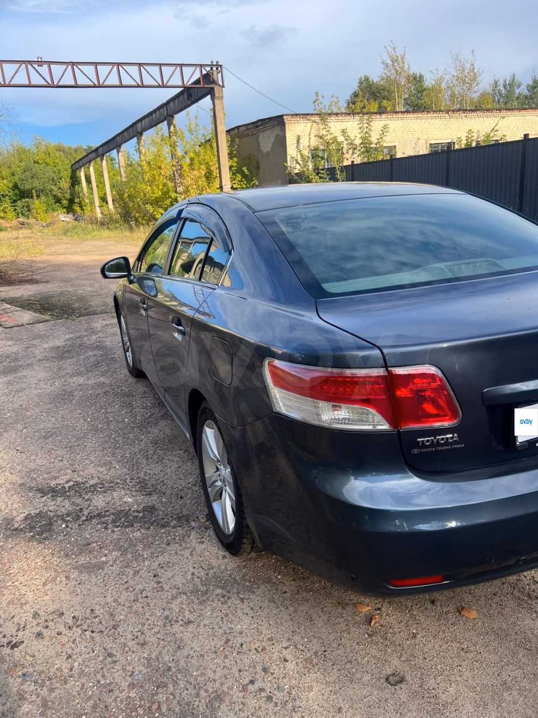 Toyota Avensis фото 3