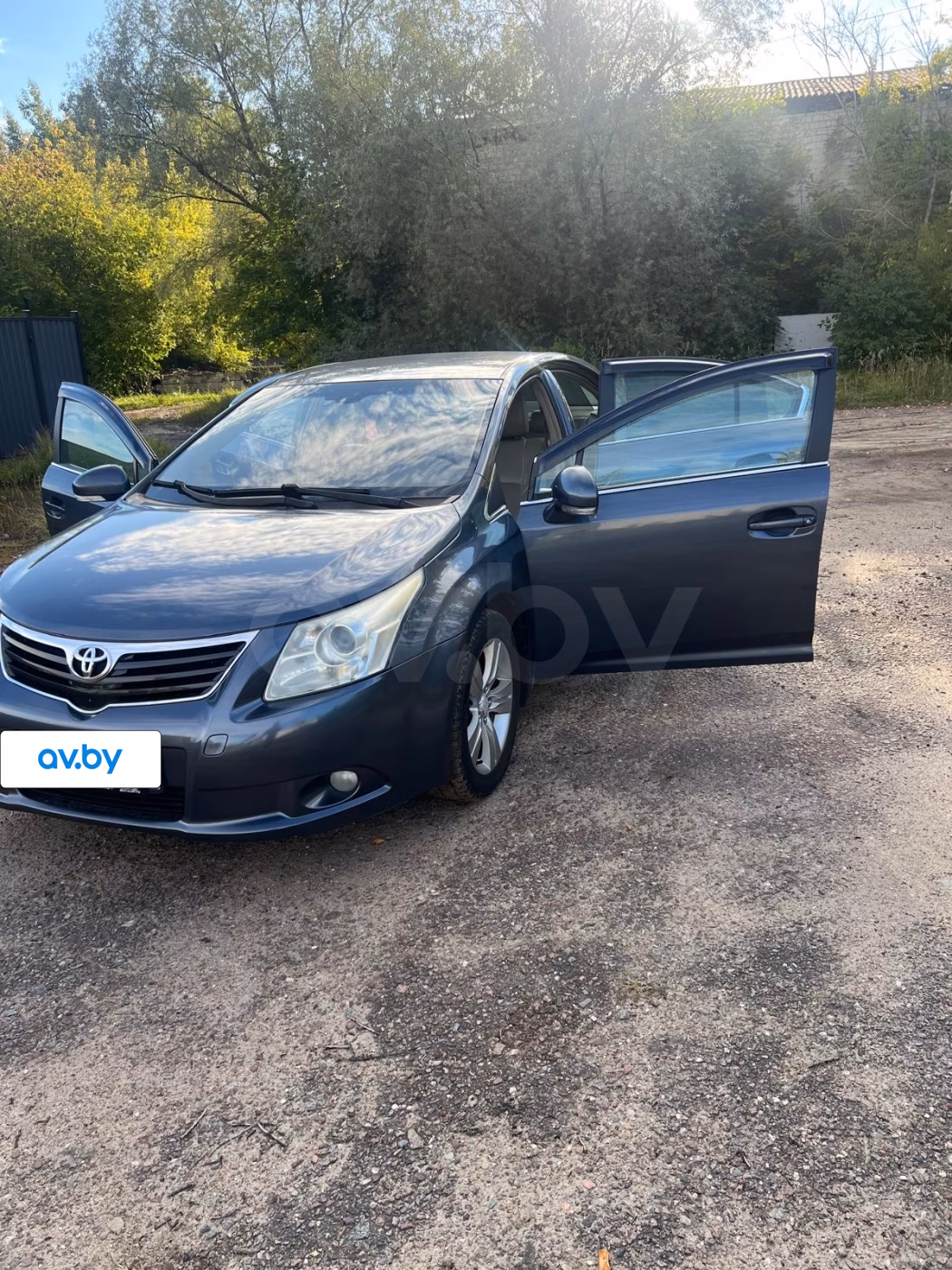 Toyota Avensis фото 7