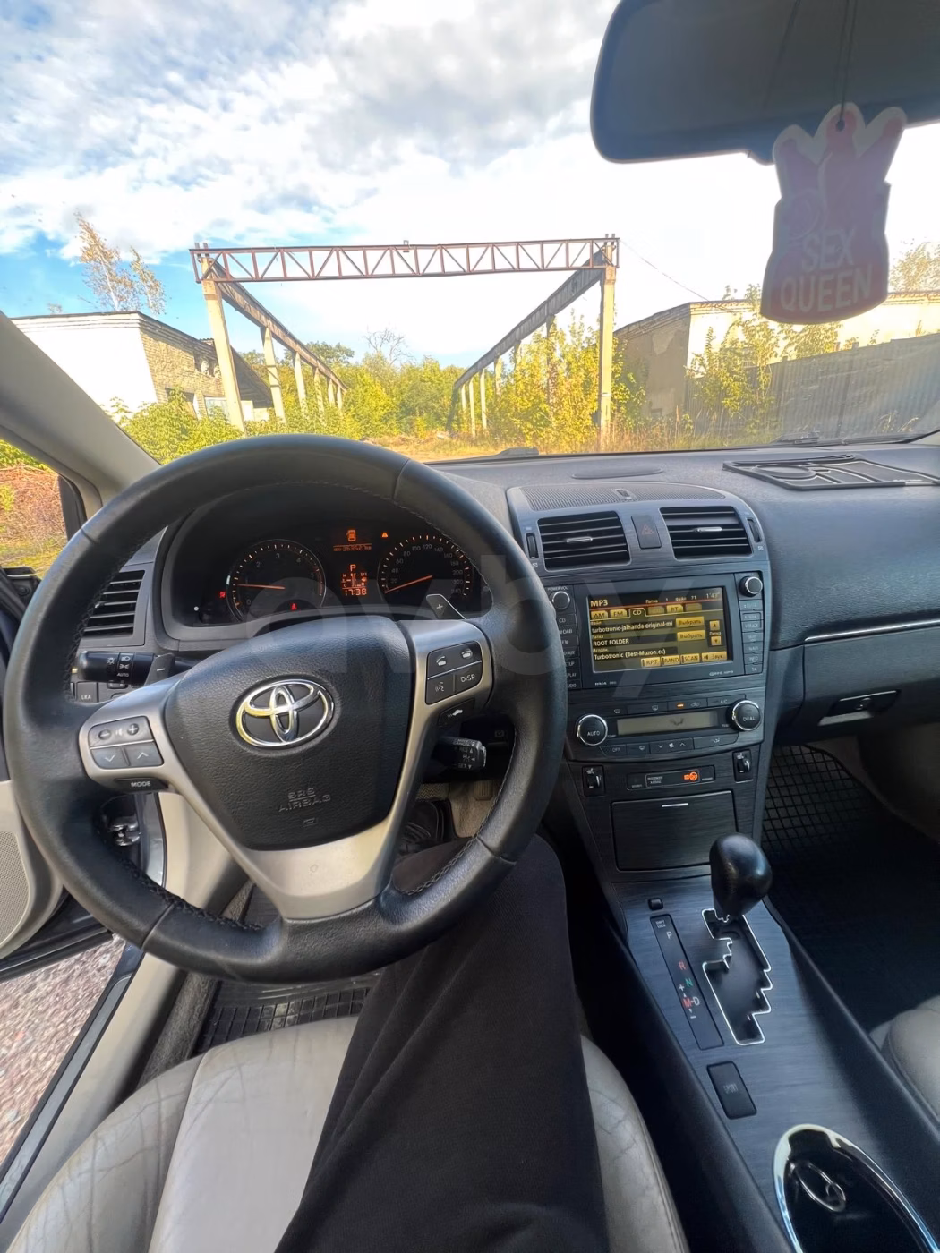 Toyota Avensis фото 5