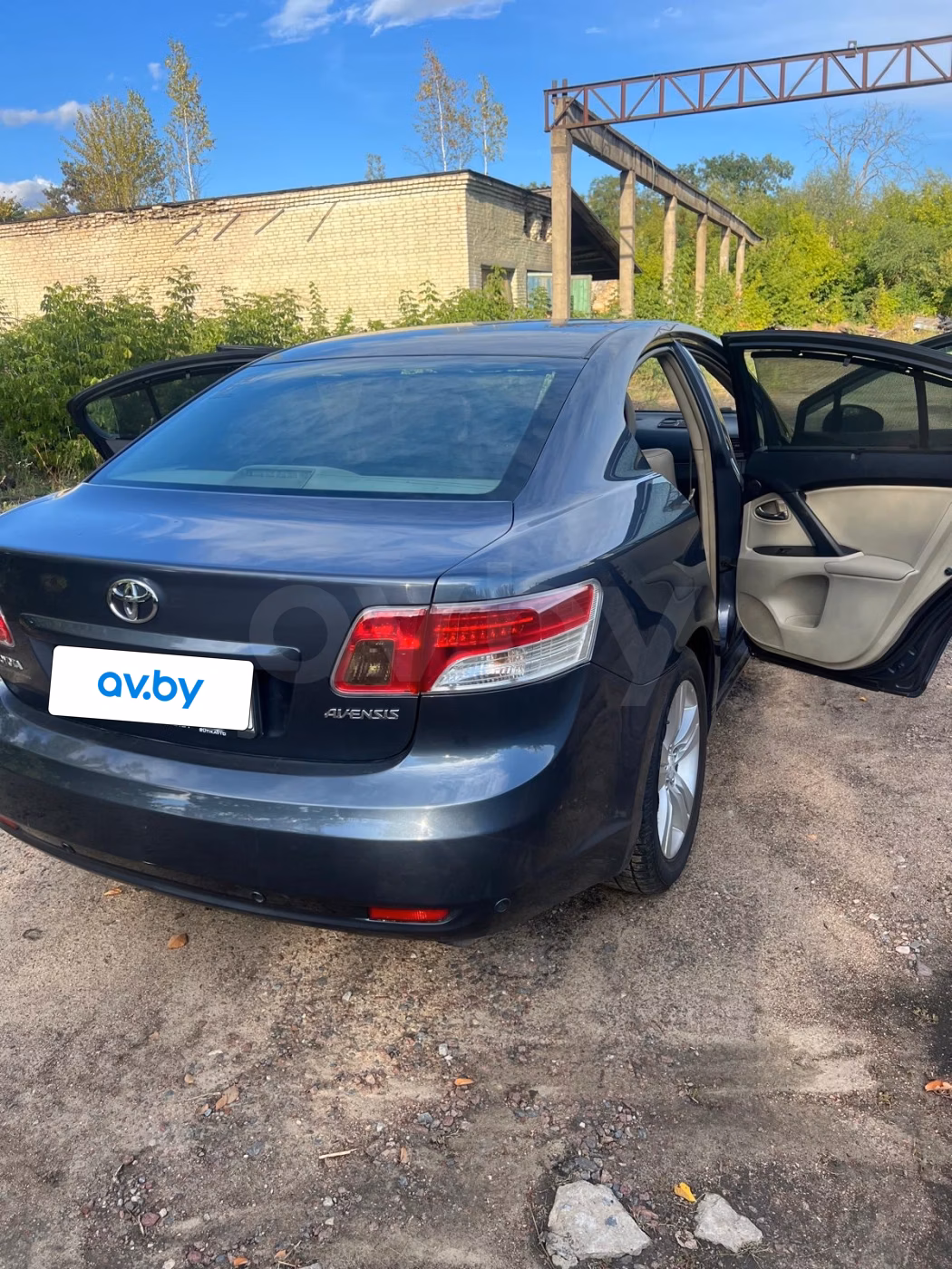 Toyota Avensis фото 22