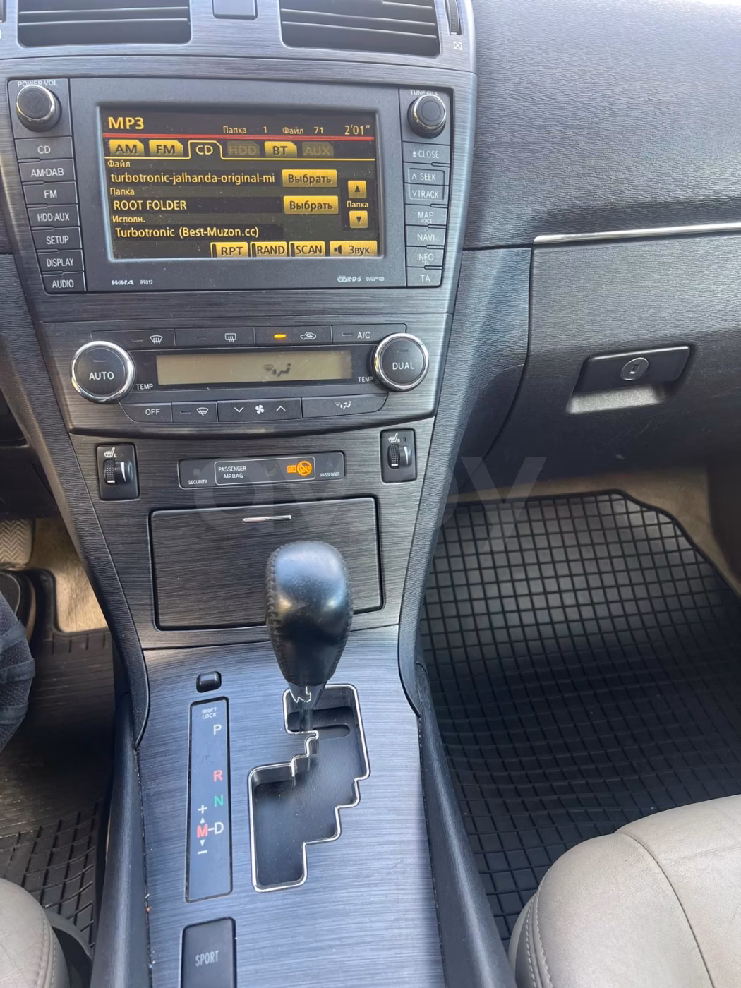 Toyota Avensis фото 23