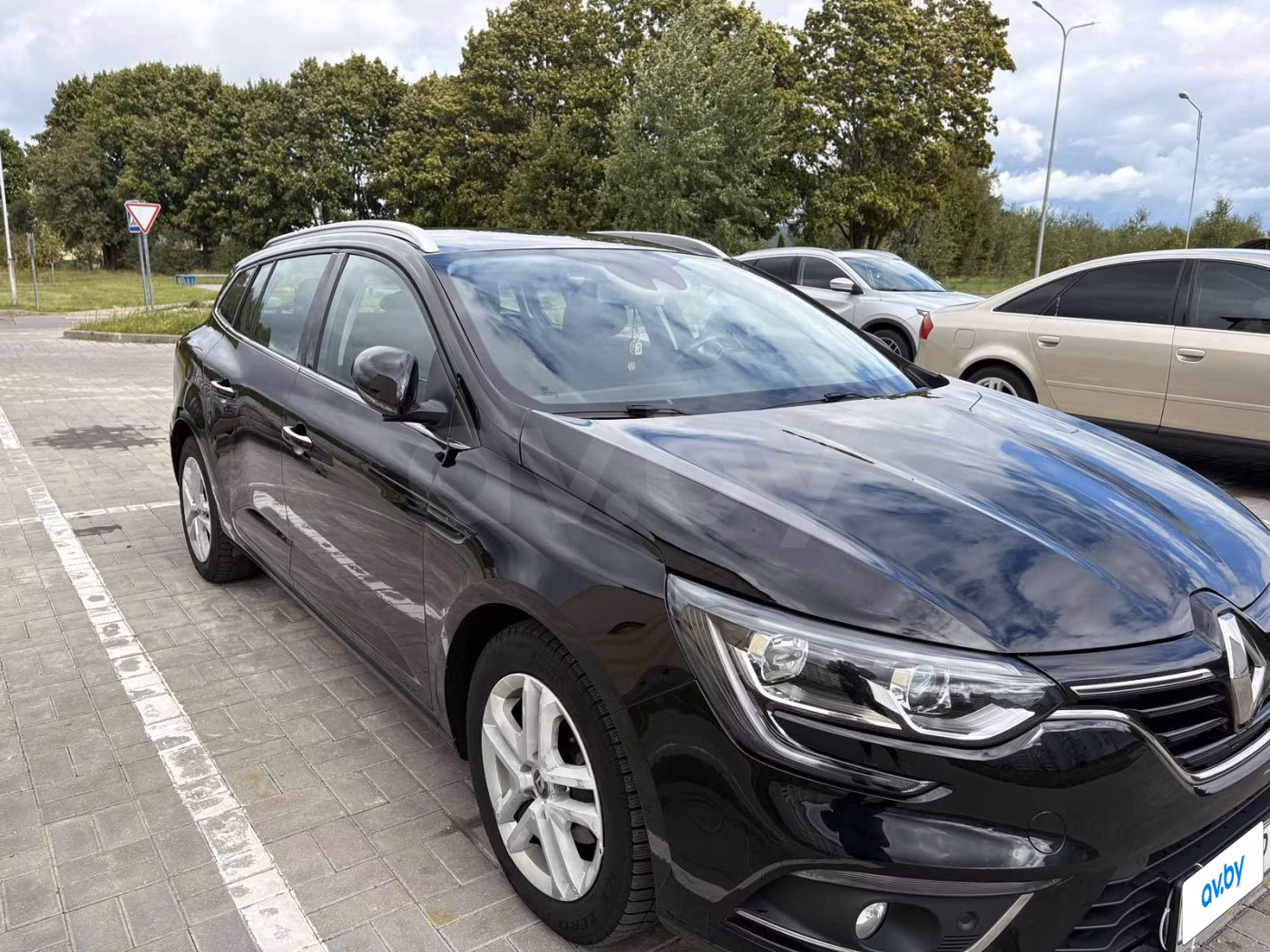 Renault Megane фото 2