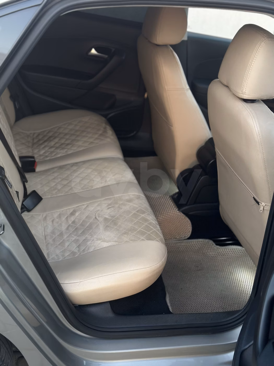 Volkswagen Polo Sedan фото 12