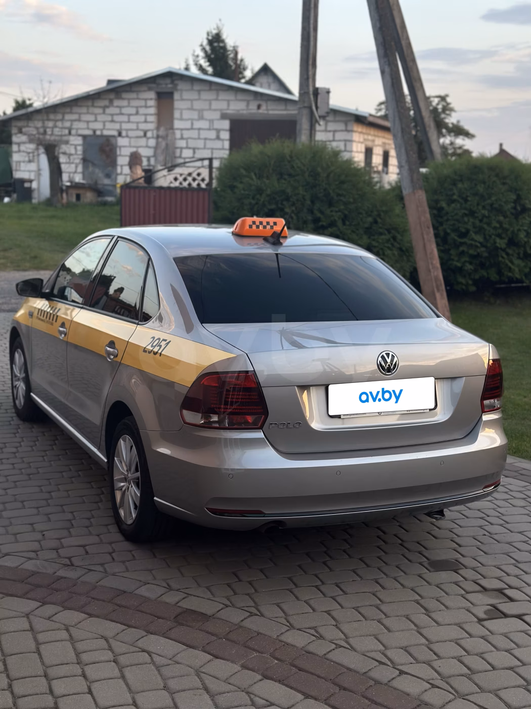 Volkswagen Polo Sedan фото 4