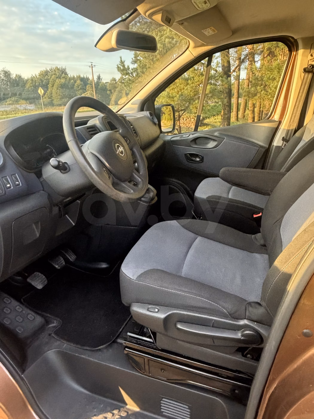 Opel Vivaro фото 11
