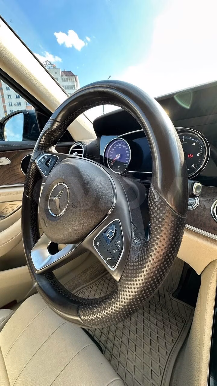Mercedes-Benz E-Класс фото 8