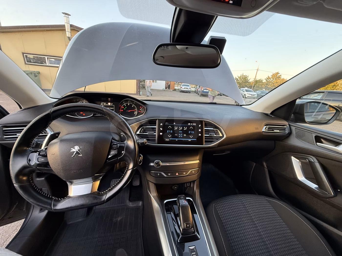 Peugeot 308 фото 17