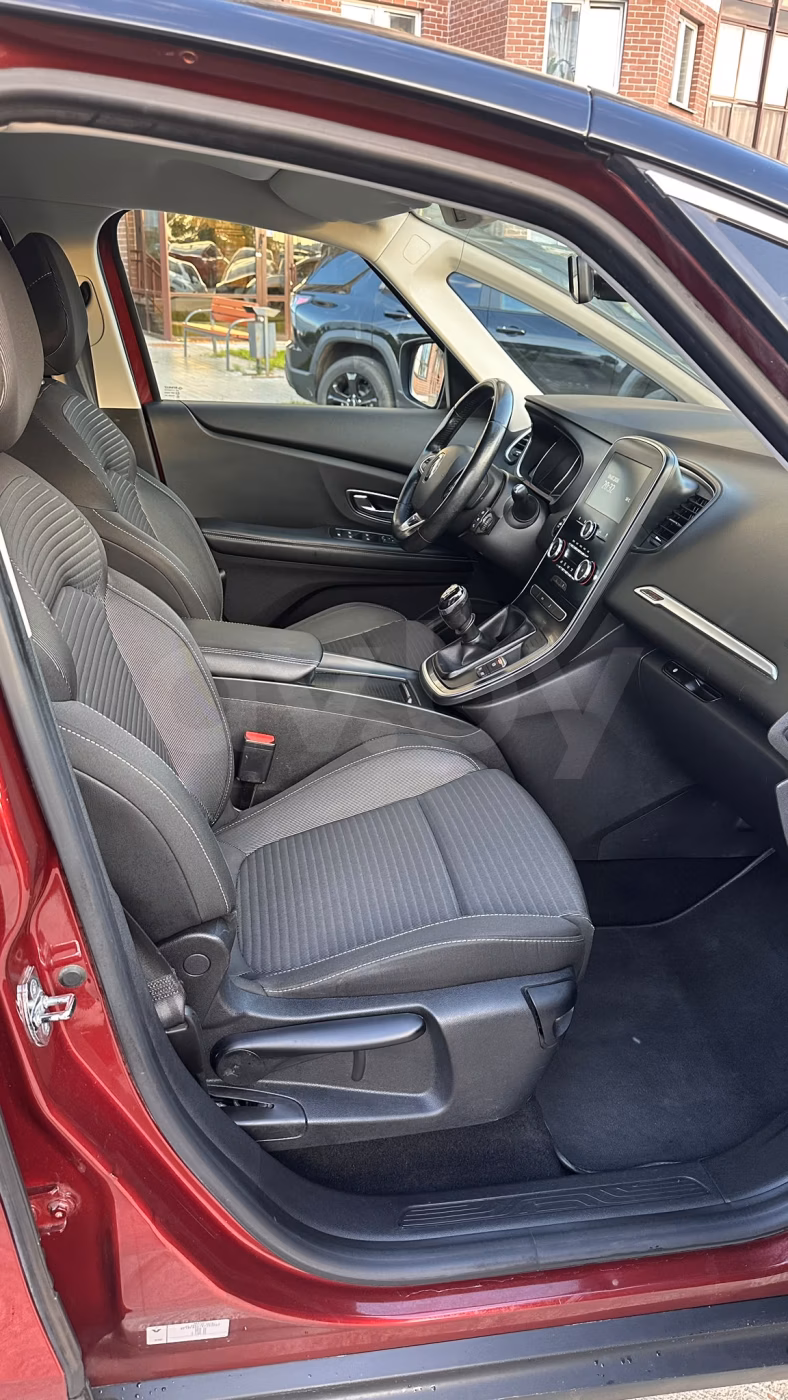 Renault Scenic фото 16