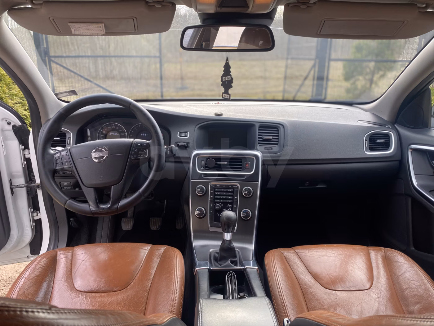 Volvo S60 фото 3
