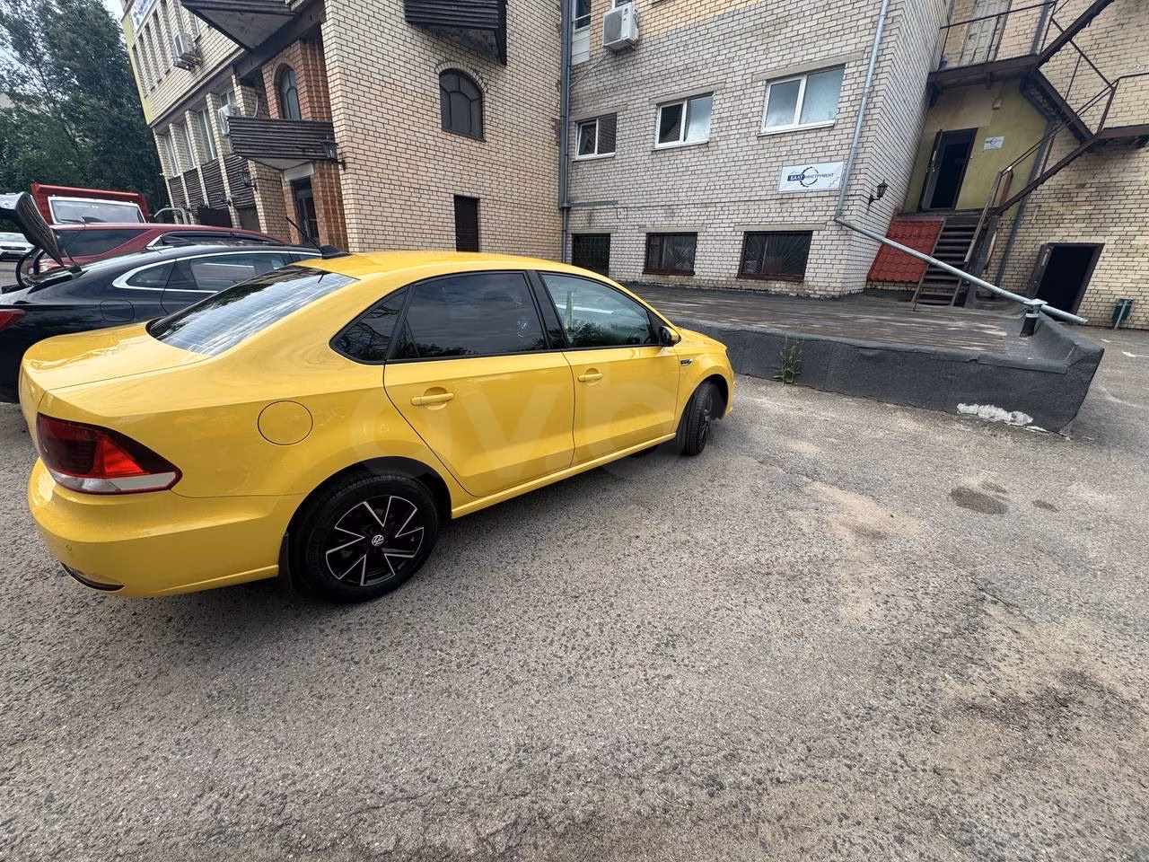 Volkswagen Polo Sedan фото 4