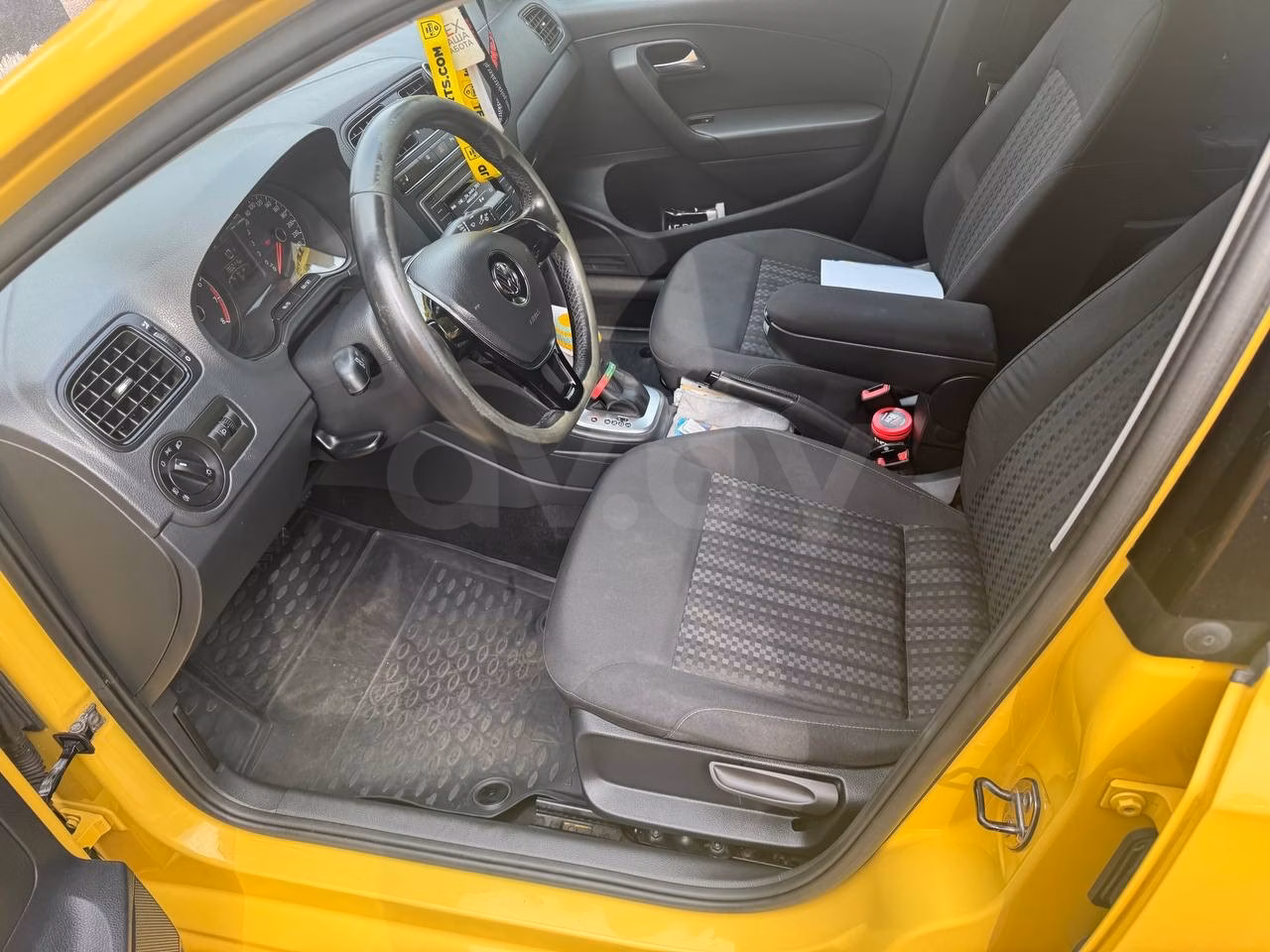 Volkswagen Polo Sedan фото 8