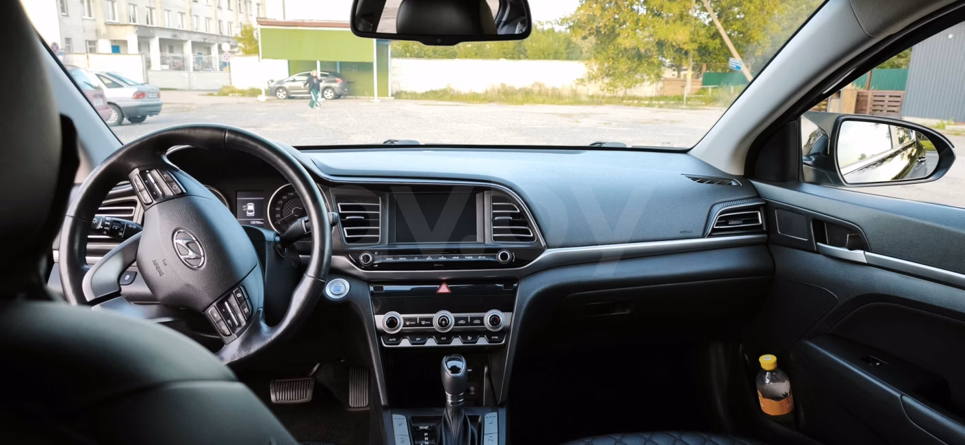 Hyundai Elantra фото 21