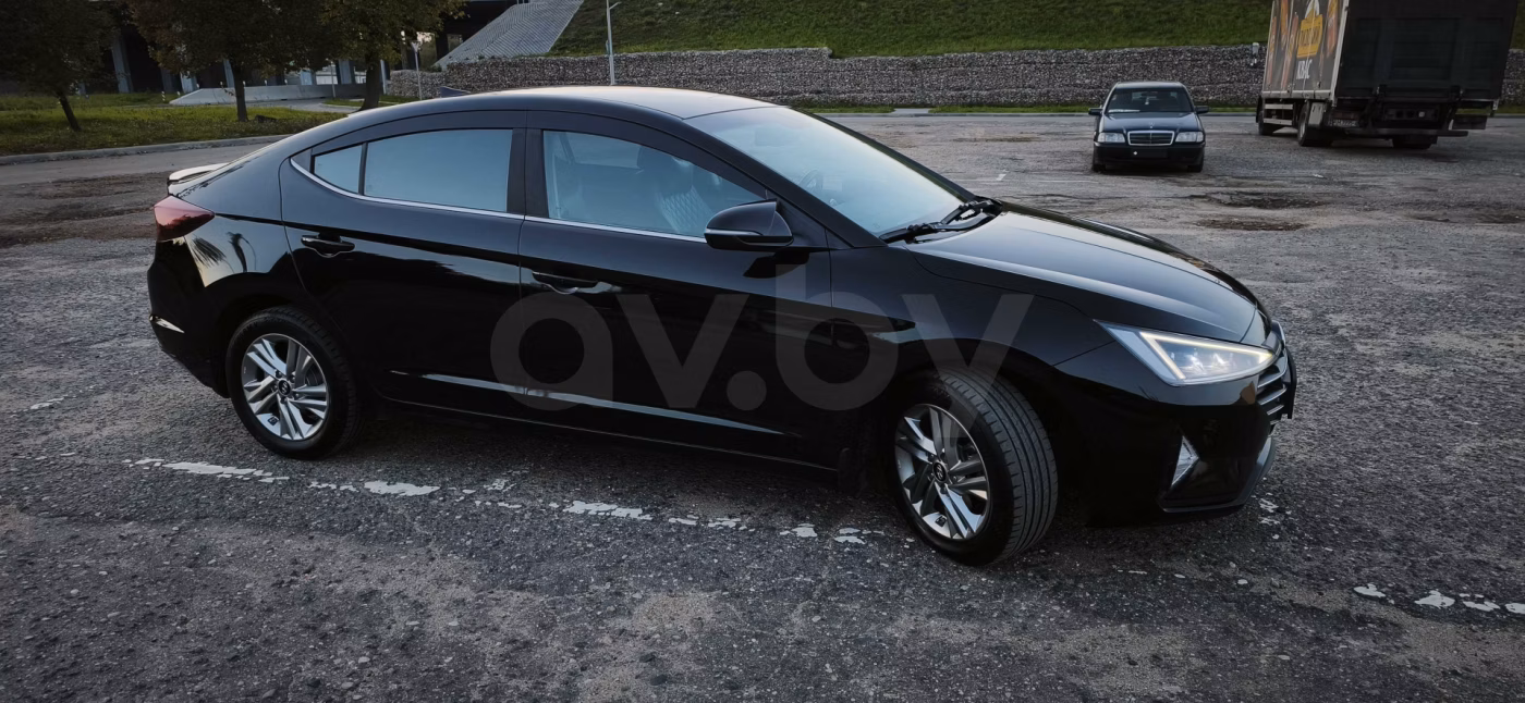 Hyundai Elantra фото 14