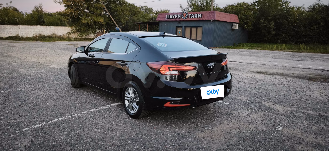 Hyundai Elantra фото 9