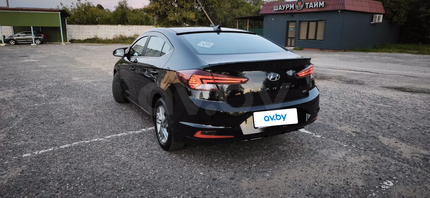 Hyundai Elantra фото 8