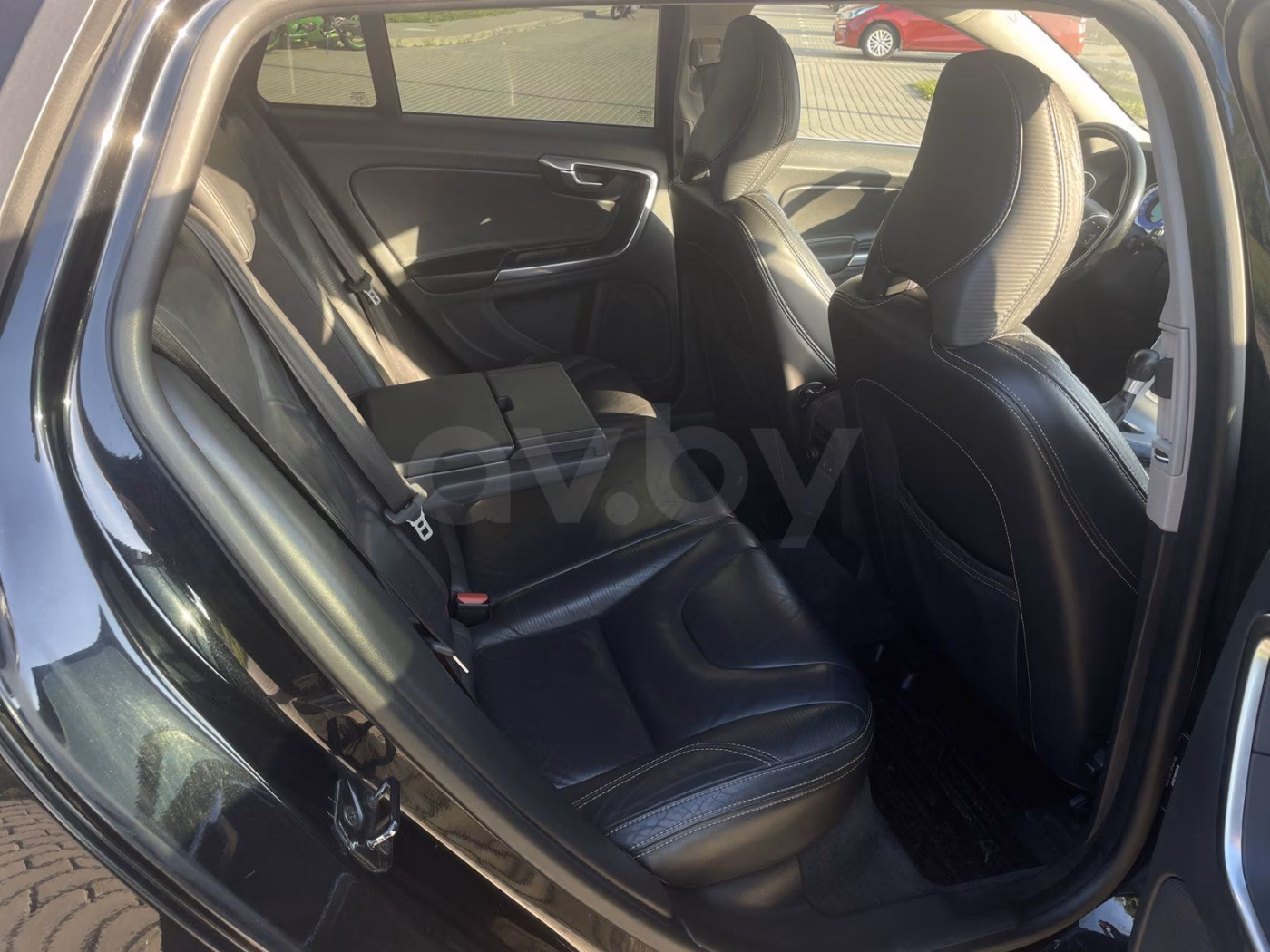 Volvo V60 фото 10