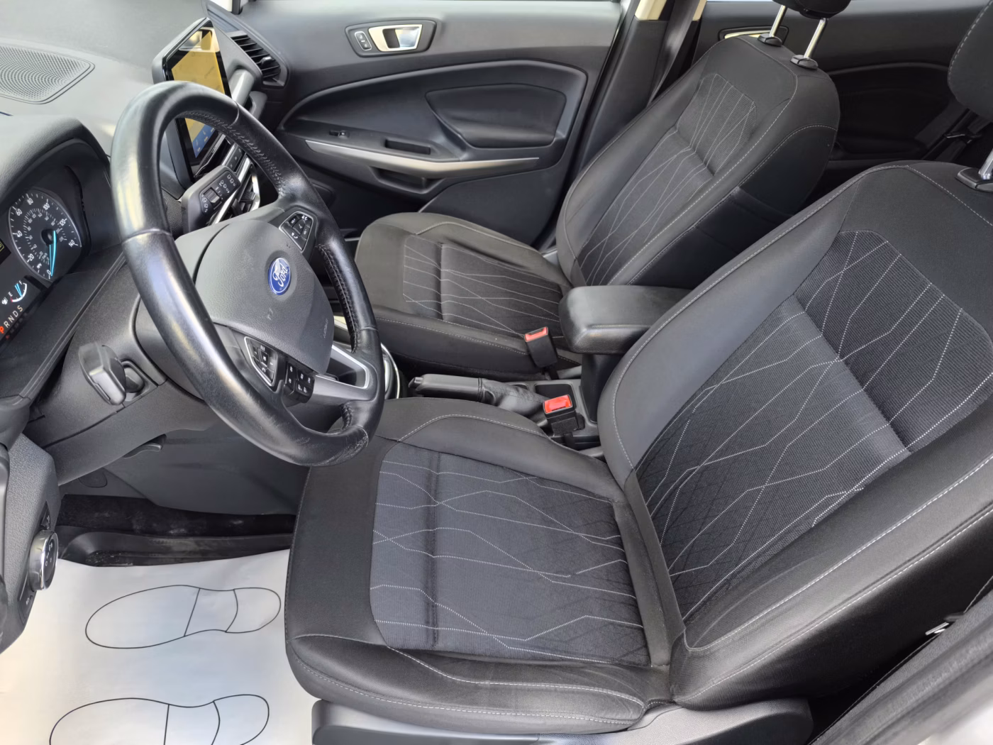 Ford EcoSport фото 8