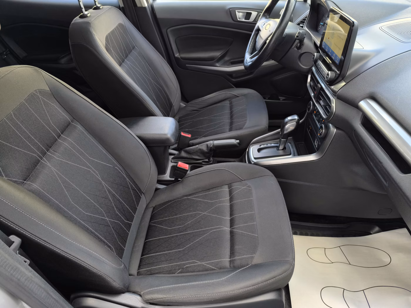 Ford EcoSport фото 12