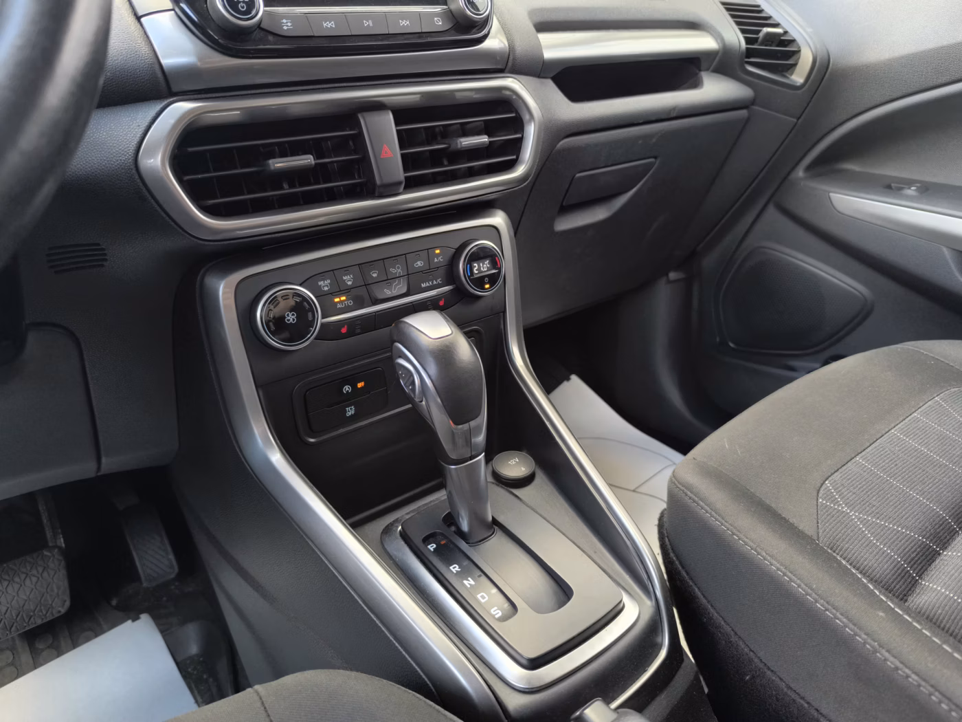 Ford EcoSport фото 16