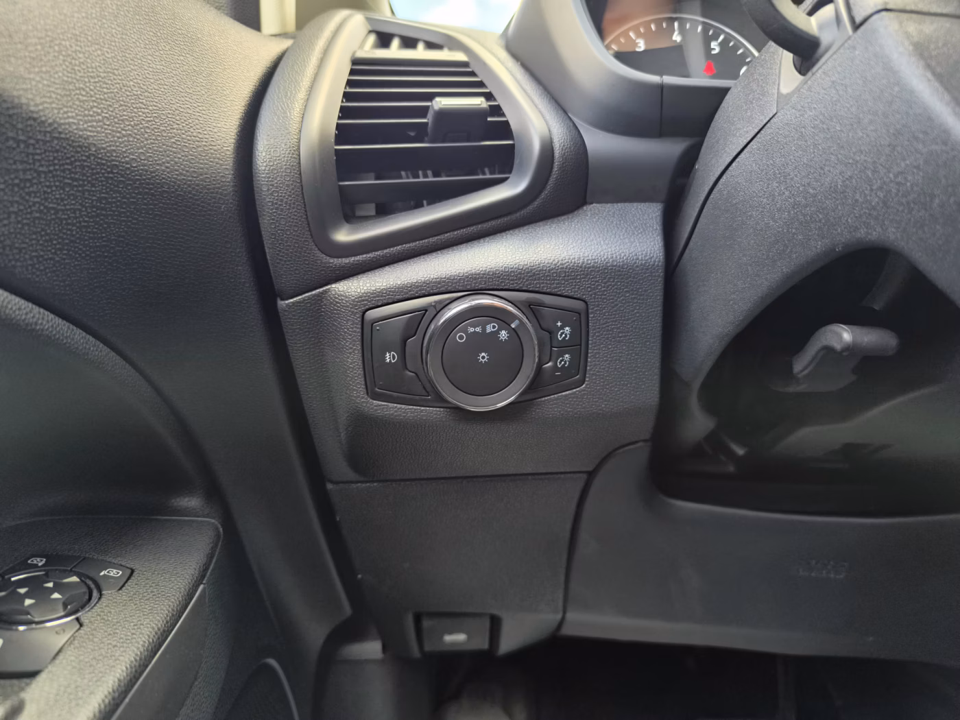 Ford EcoSport фото 25