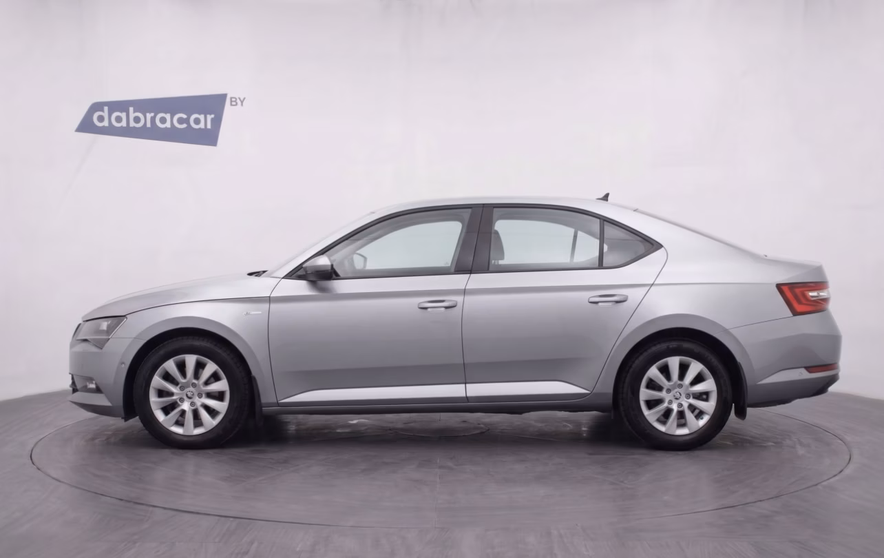 Skoda Superb фото 8