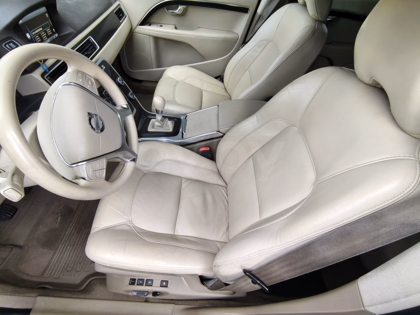 Volvo V70 фото 10