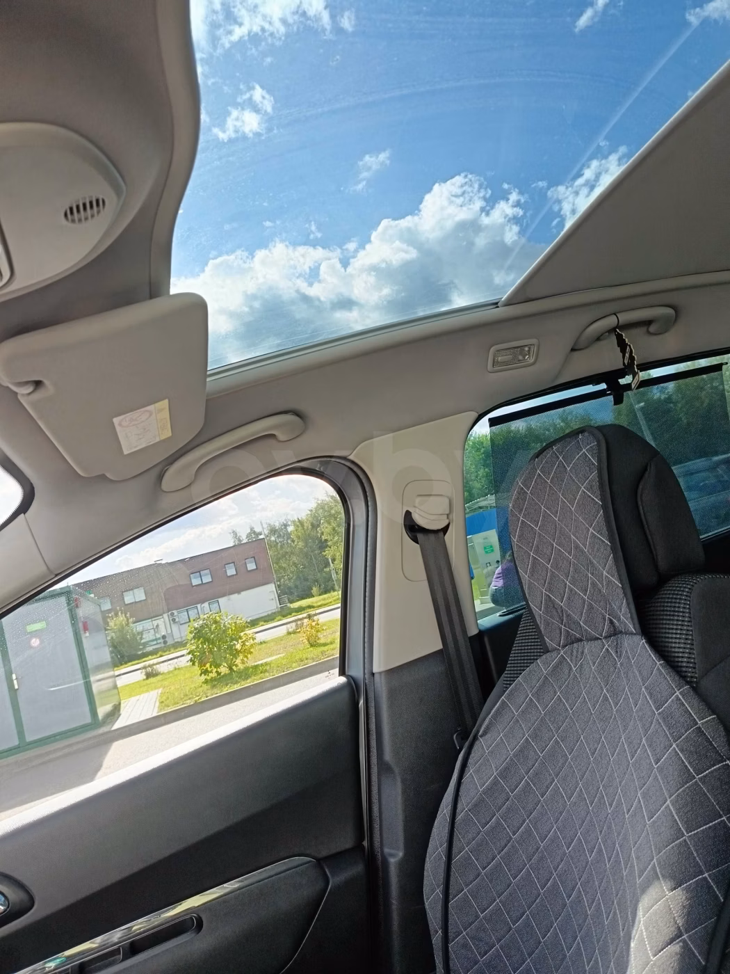 Peugeot 5008 фото 7