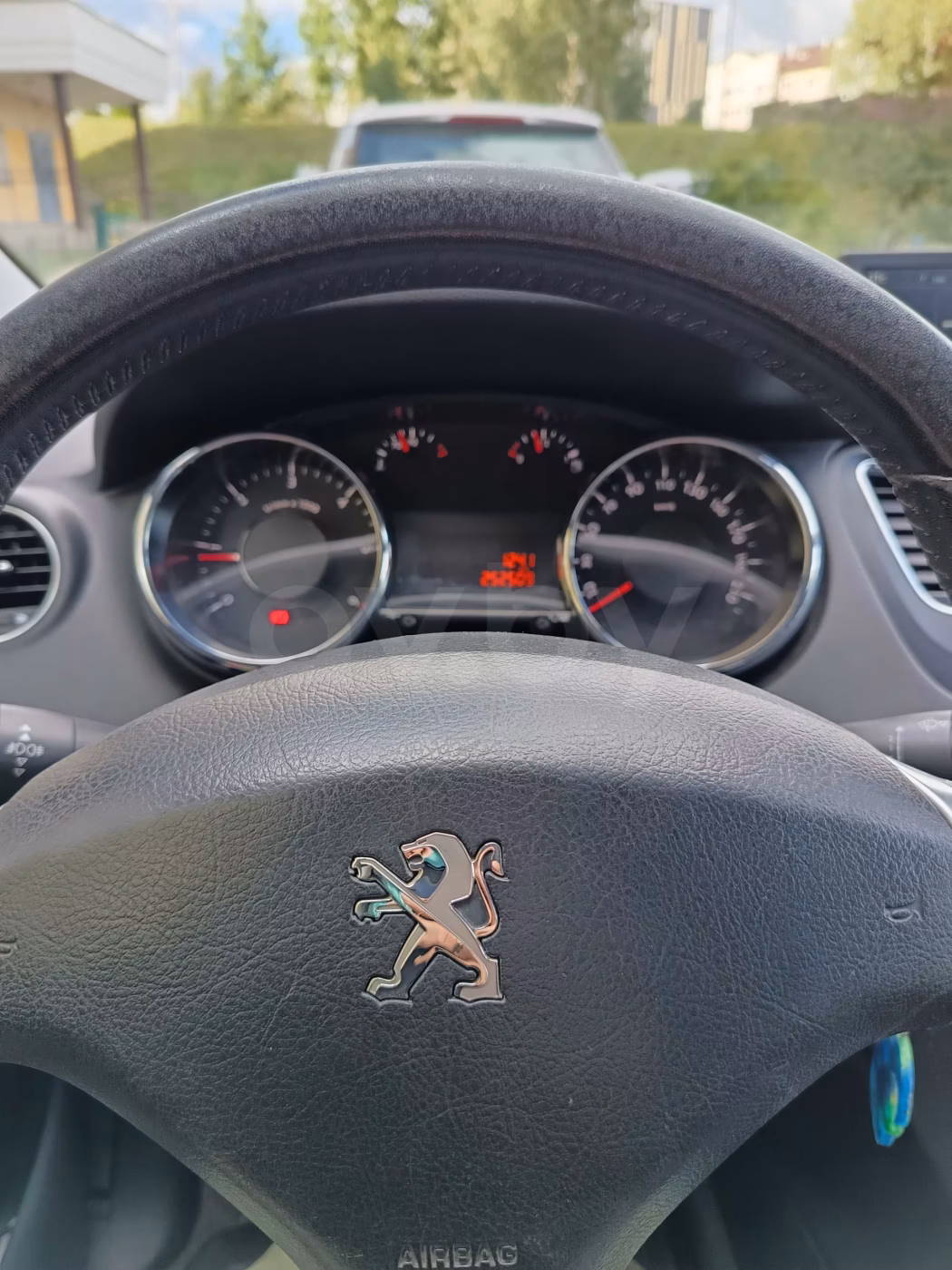 Peugeot 5008 фото 8