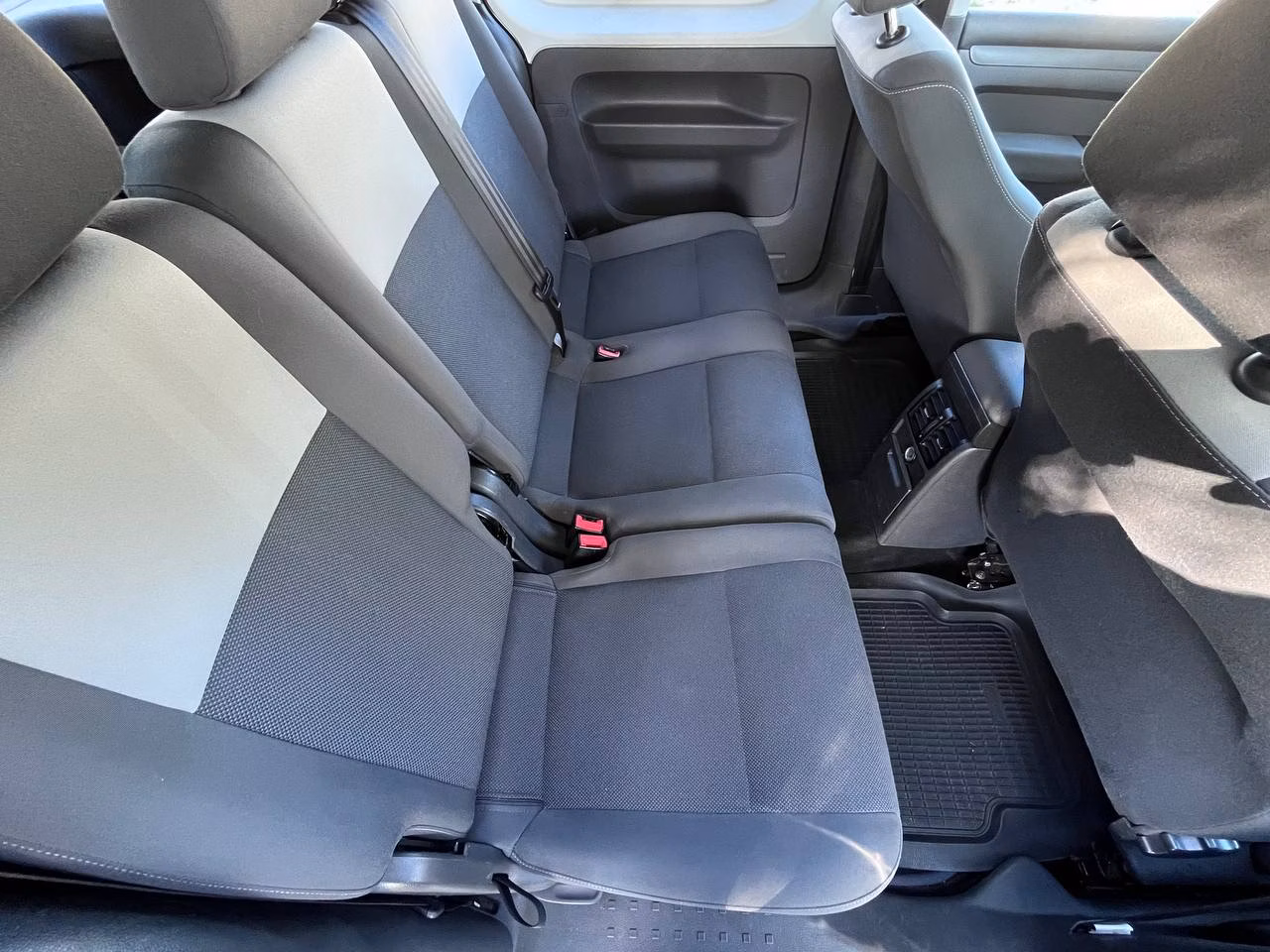 Volkswagen Caddy фото 9