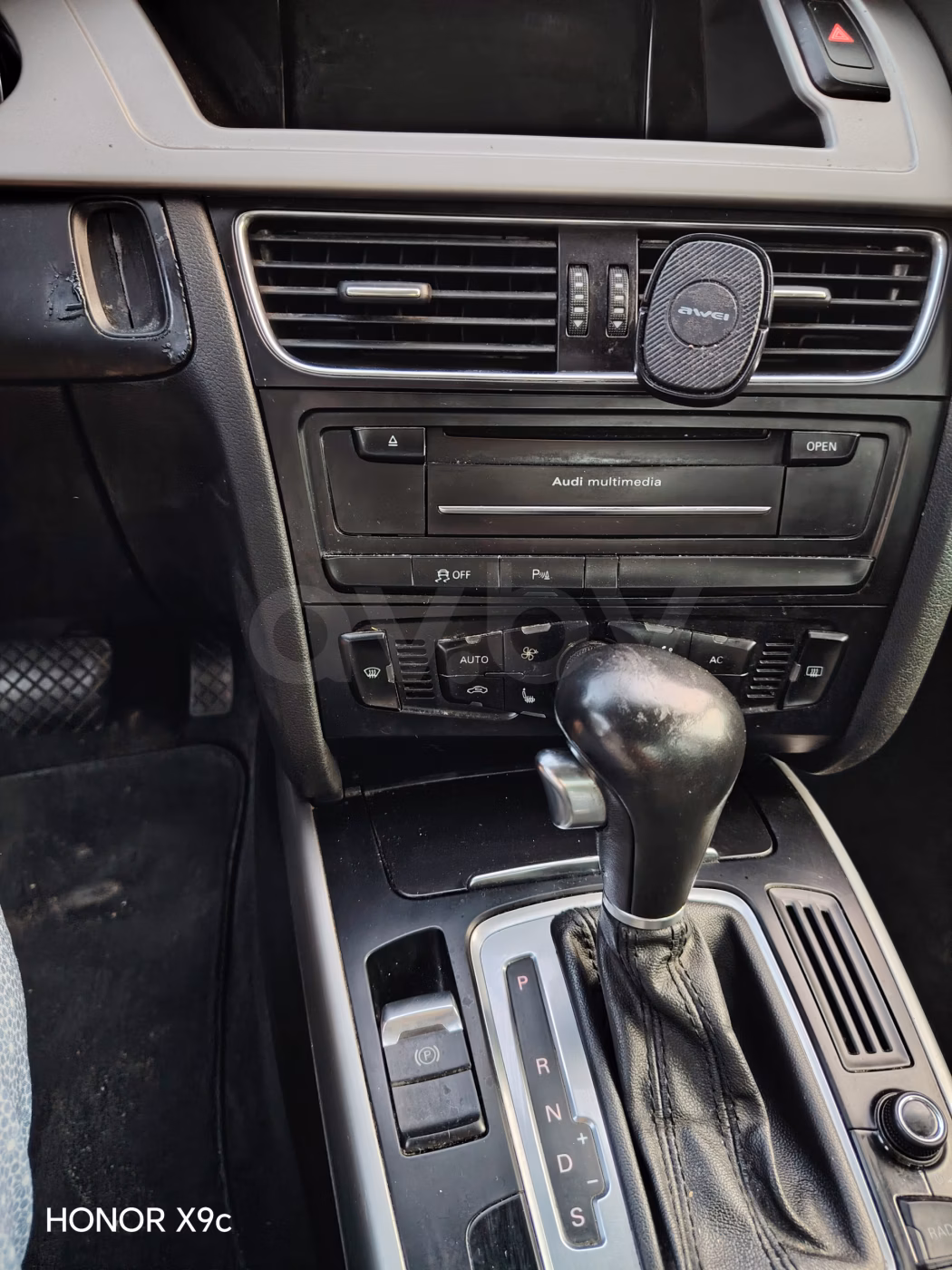Audi A4 фото 10
