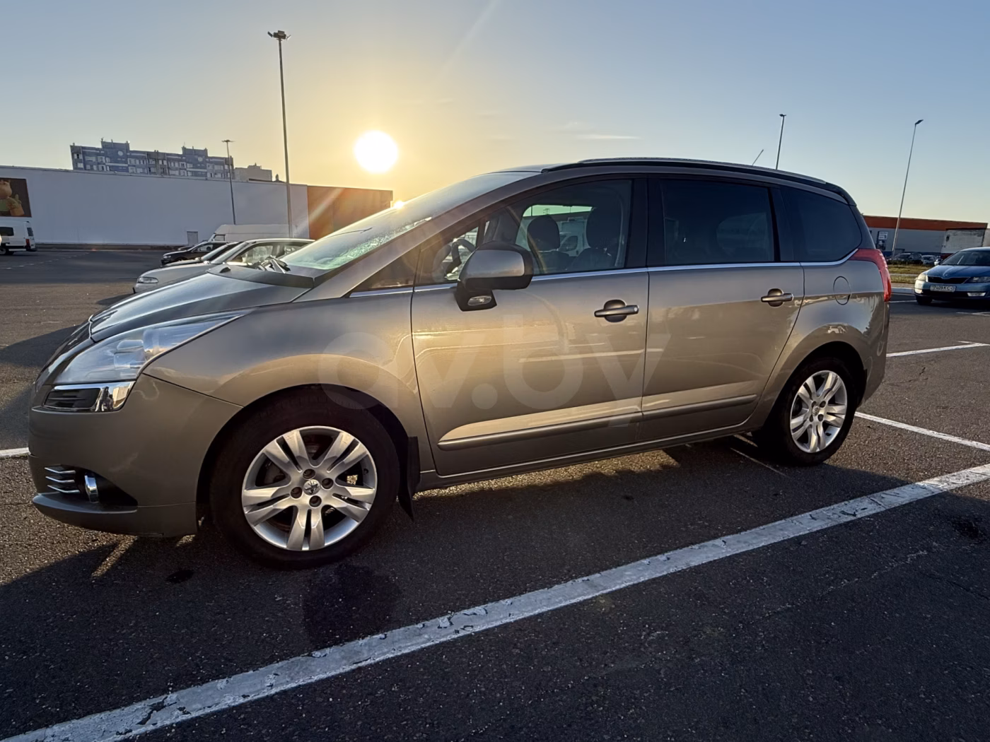 Peugeot 5008 фото 3