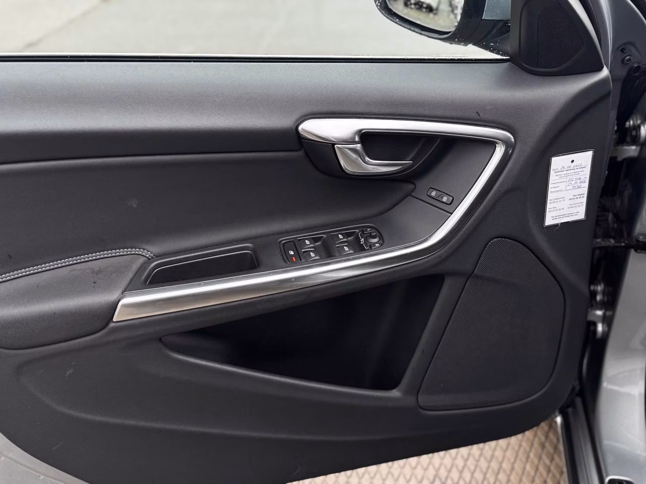 Volvo S60 фото 8