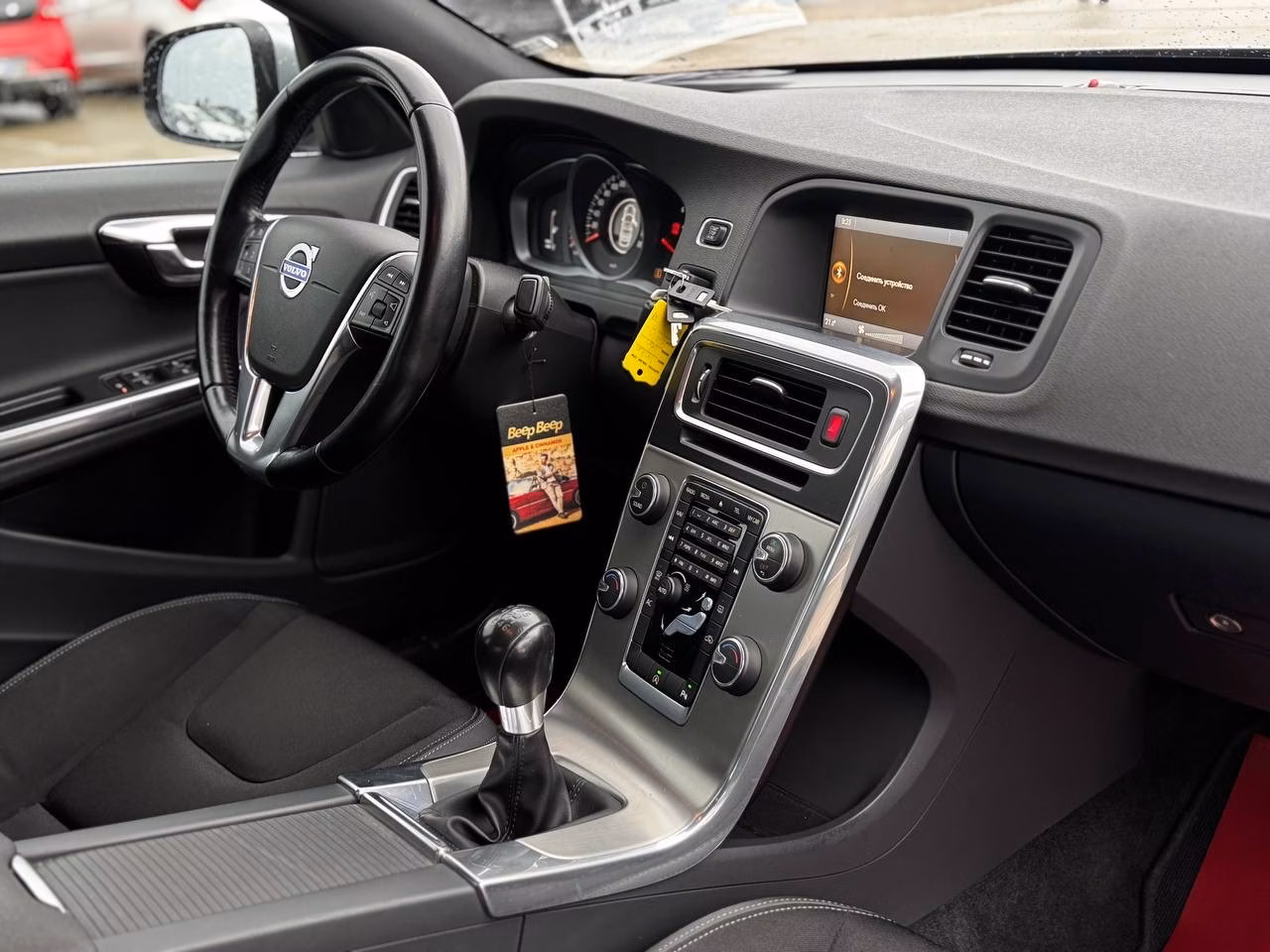 Volvo S60 фото 12