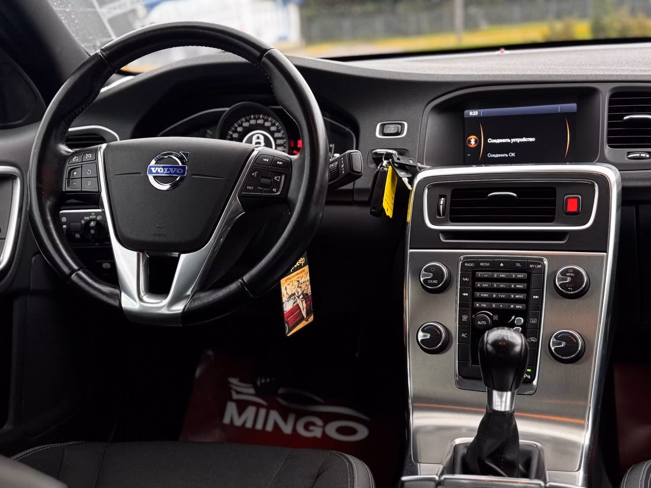 Volvo S60 фото 10
