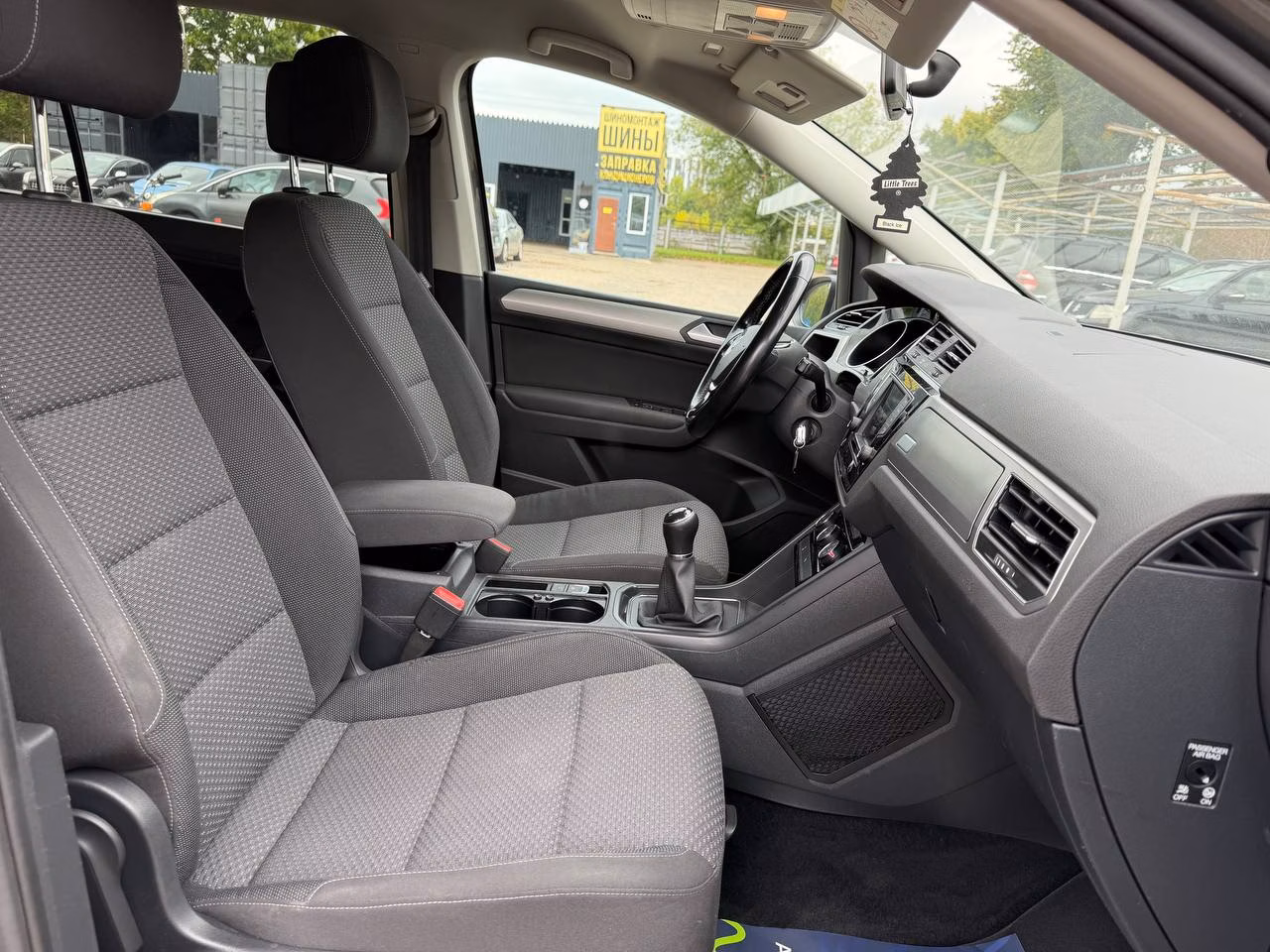 Volkswagen Touran фото 24