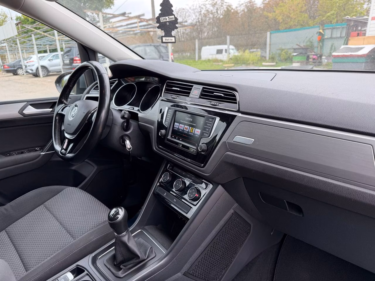 Volkswagen Touran фото 25