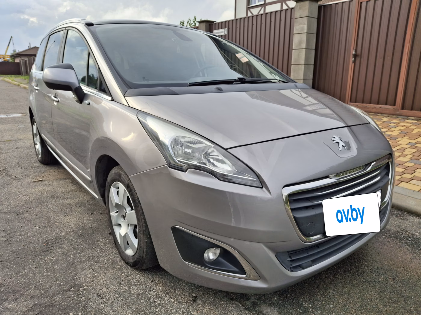 Peugeot 5008