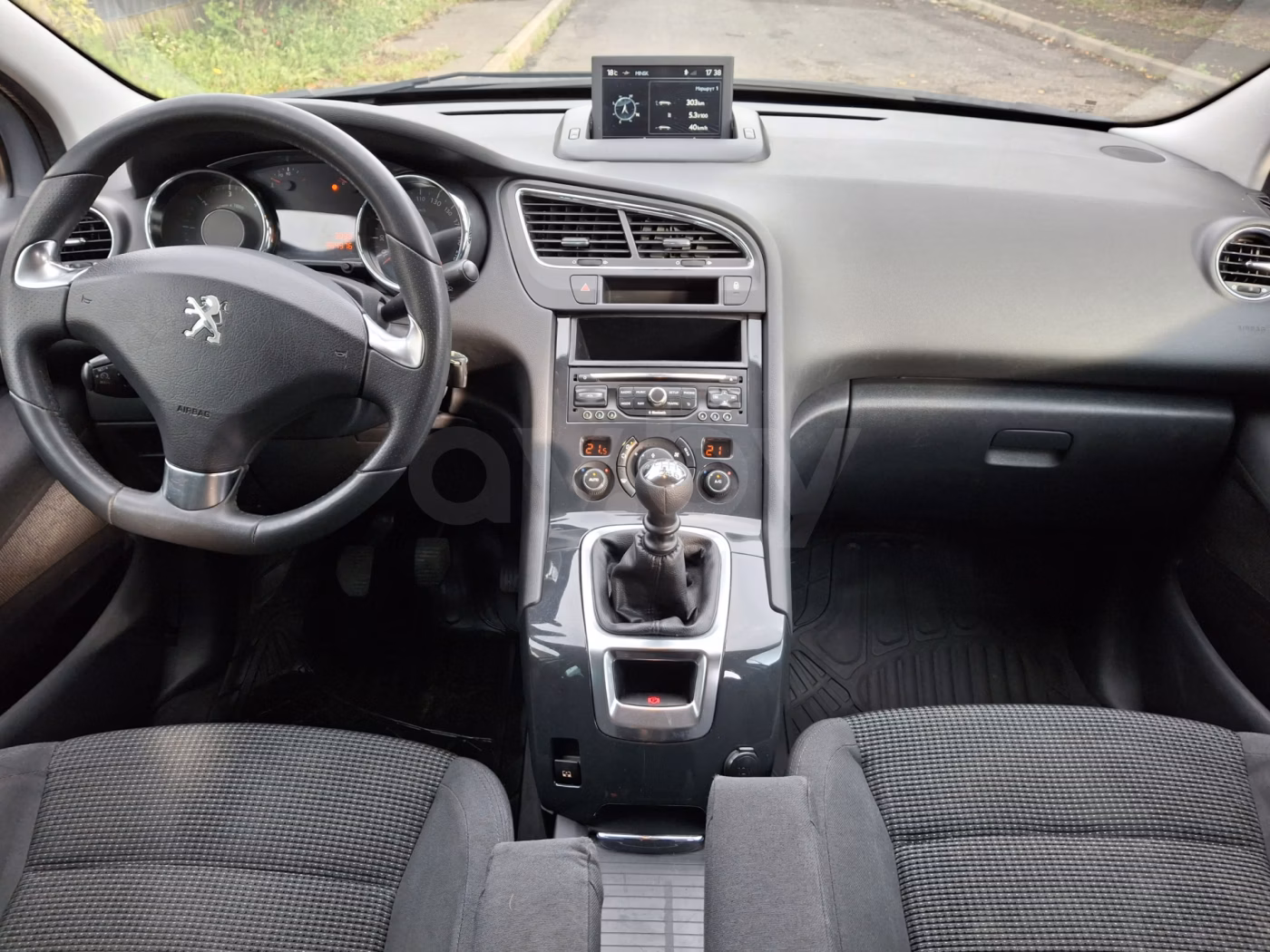 Peugeot 5008 фото 6