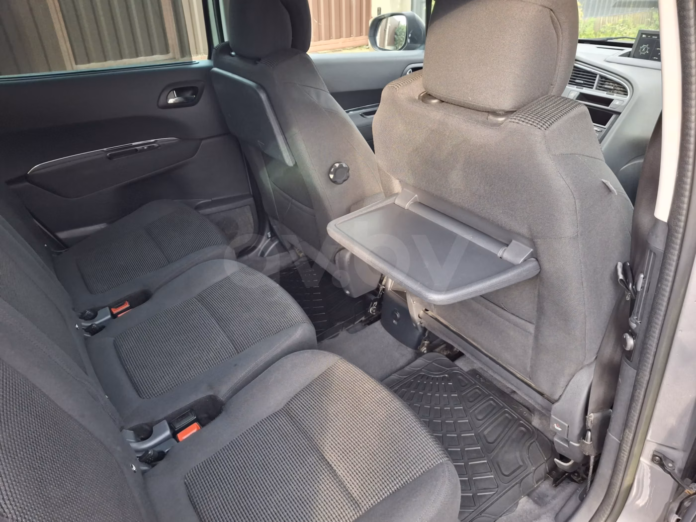 Peugeot 5008 фото 11