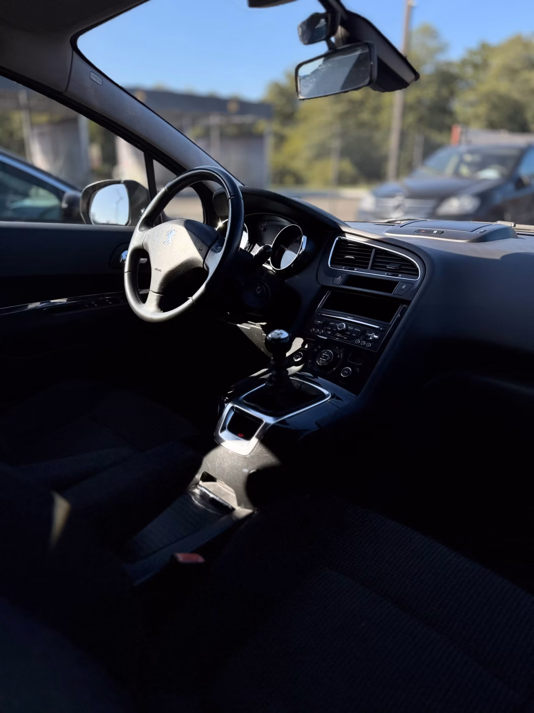 Peugeot 5008 фото 12