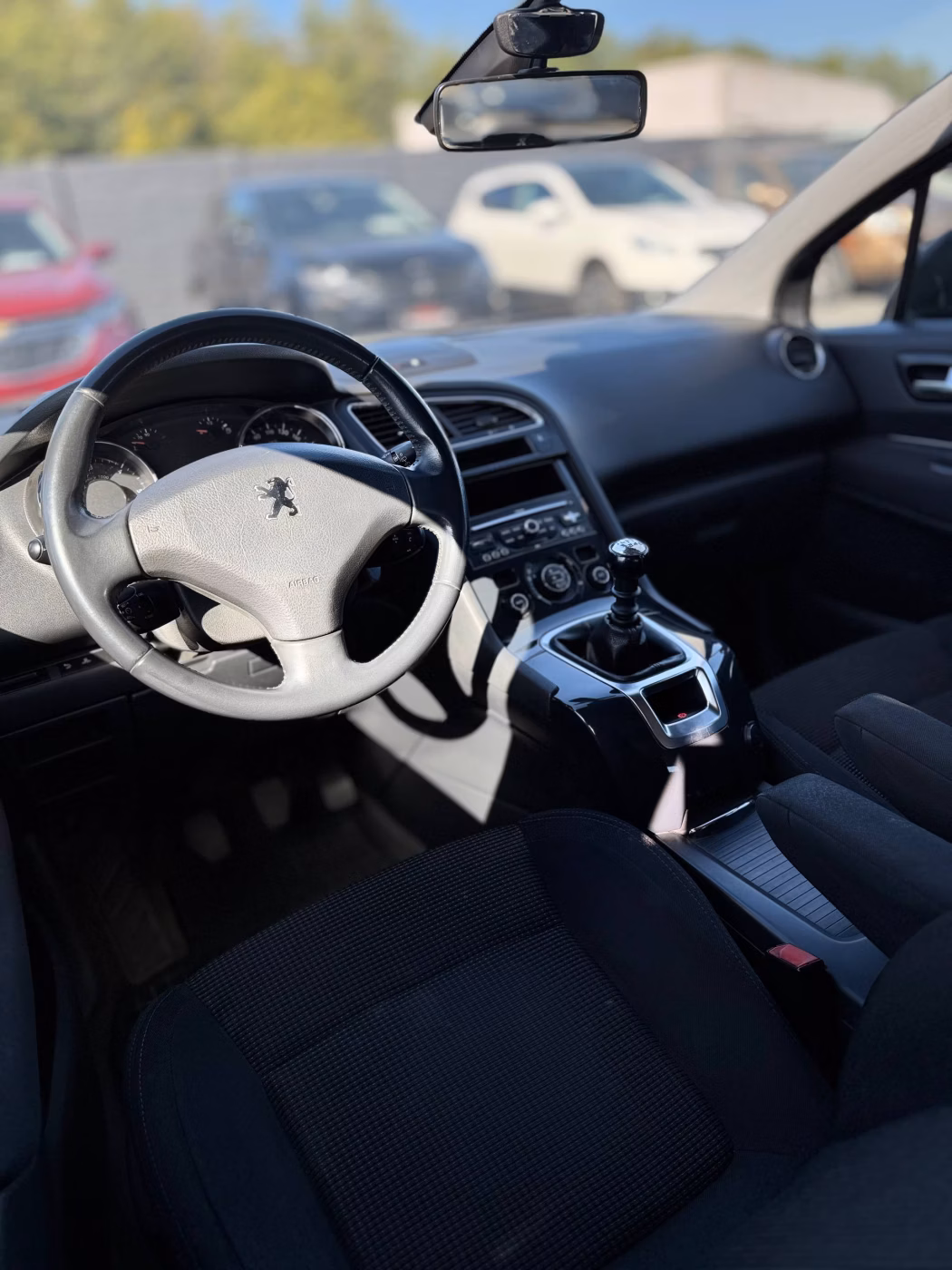 Peugeot 5008 фото 11