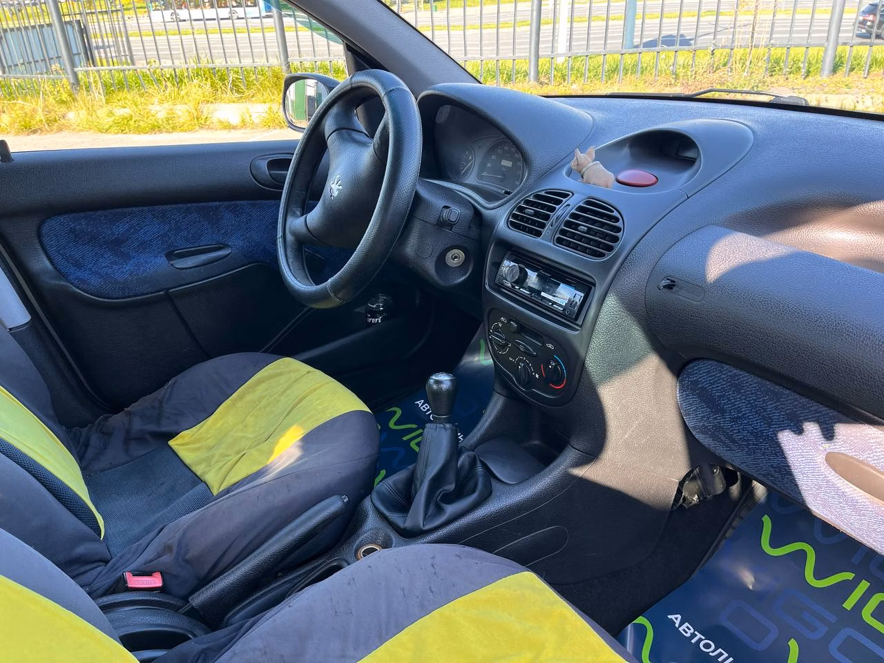 Peugeot 206 фото 14