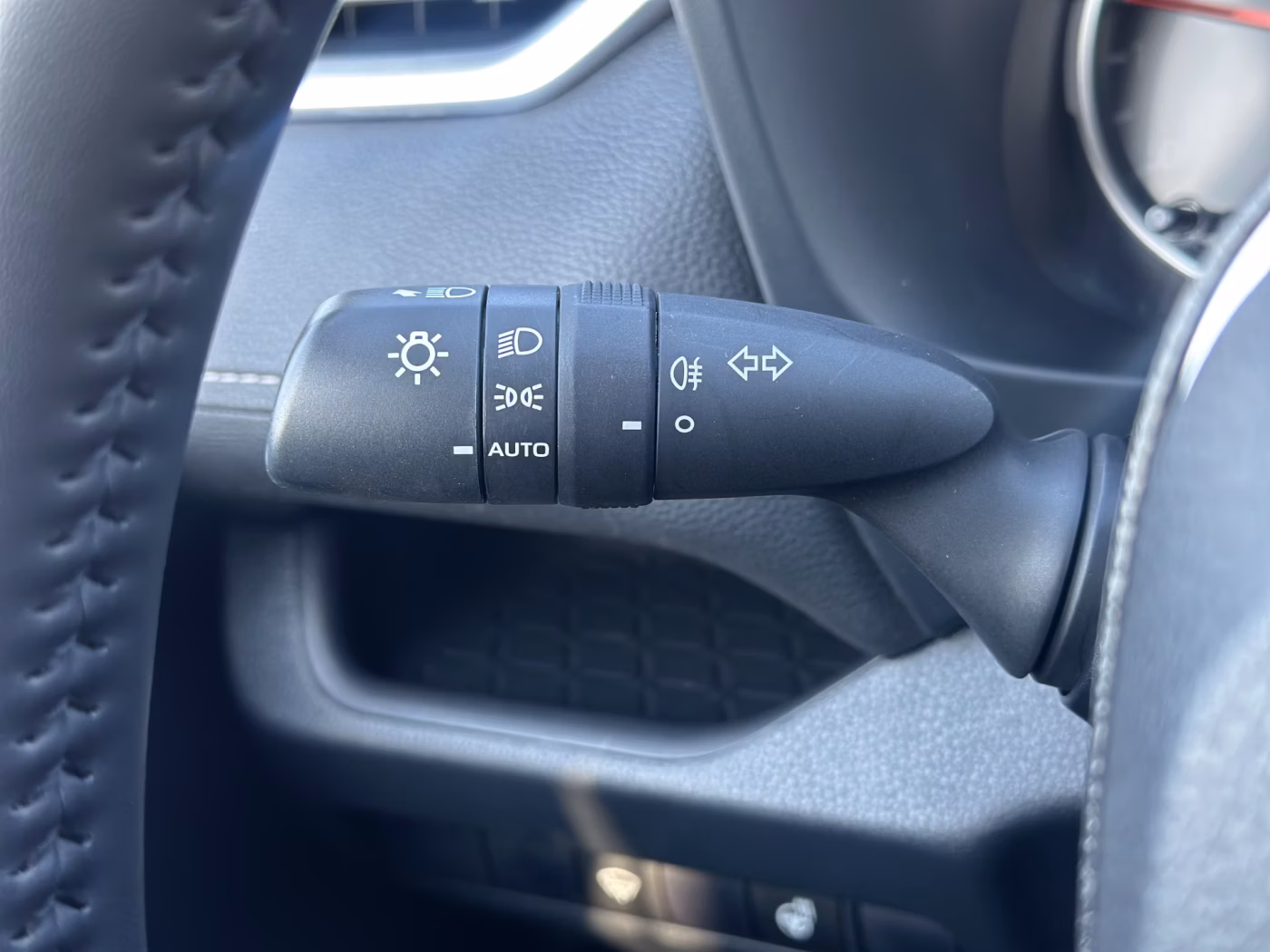 Toyota RAV4 фото 23