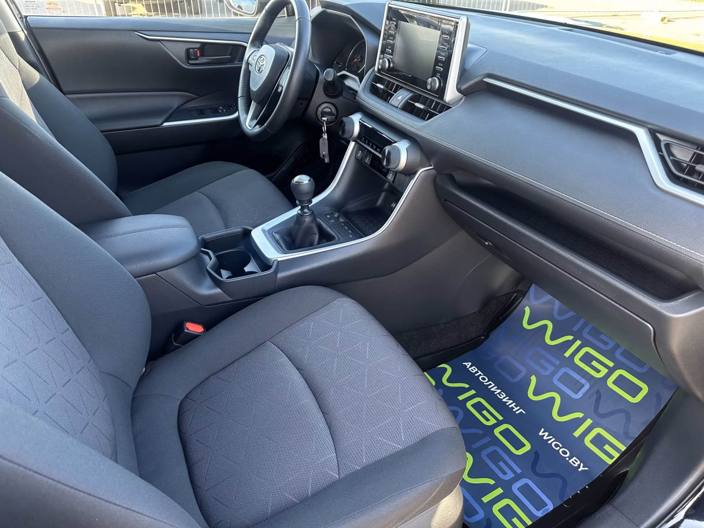 Toyota RAV4 фото 11