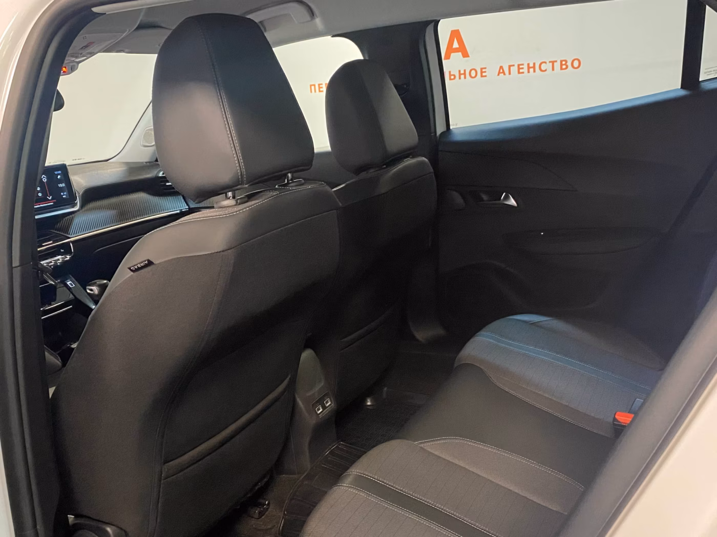 Peugeot 2008 фото 6