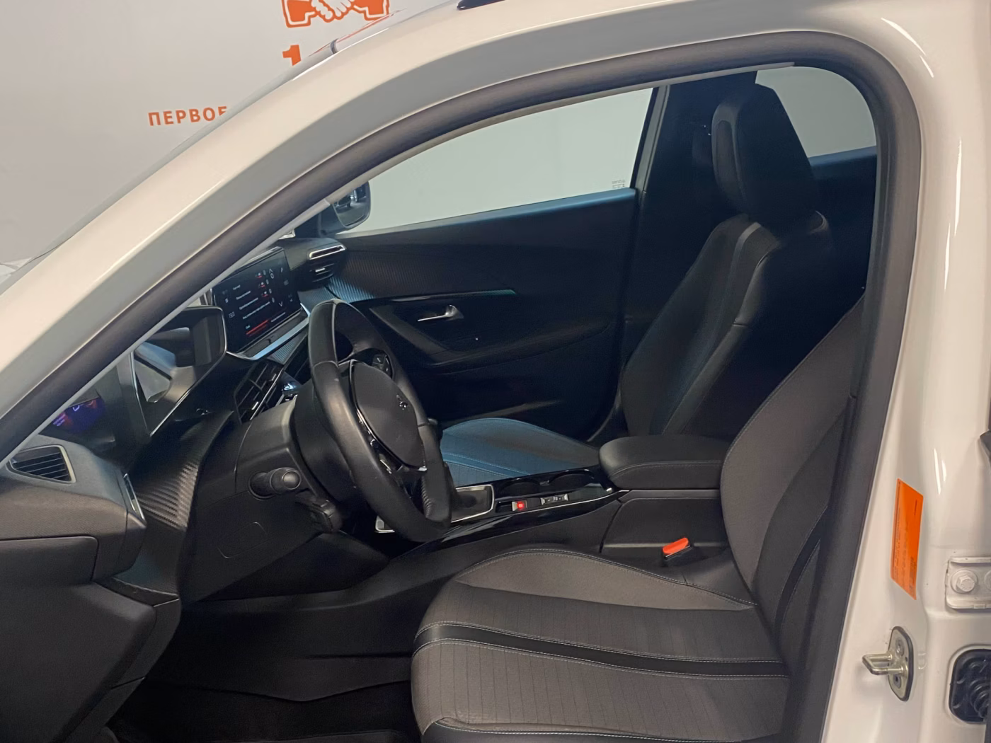 Peugeot 2008 фото 5