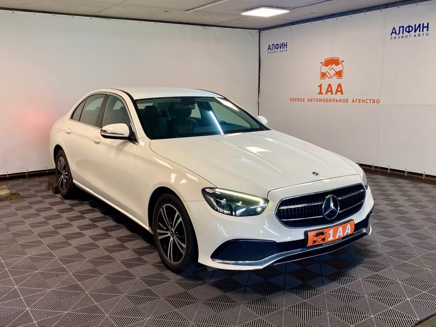Mercedes-Benz E-Класс фото 2