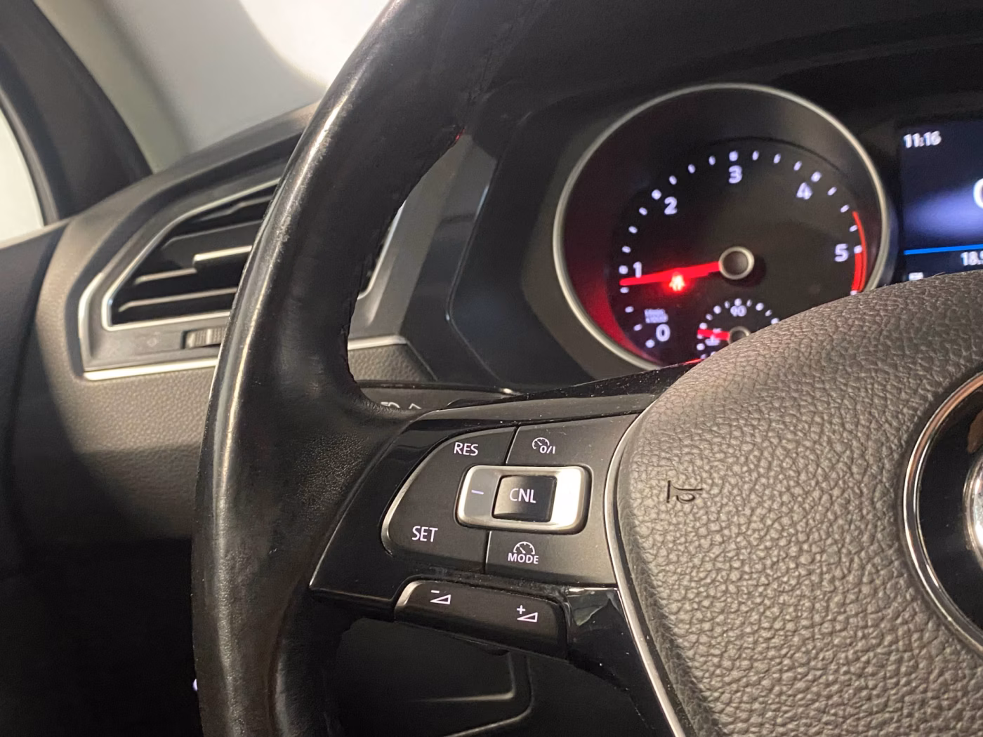 Volkswagen Tiguan фото 9